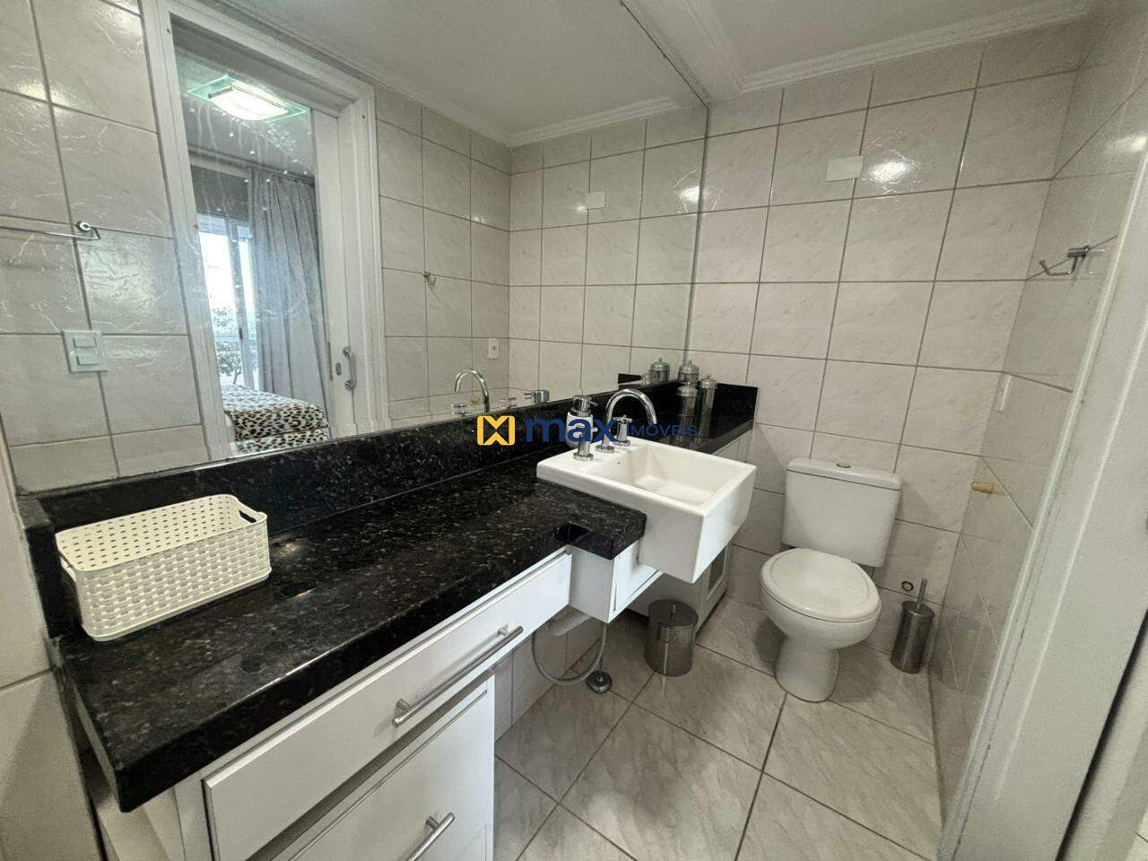 Apartamento para aluguel no Centro: banheiro suíte