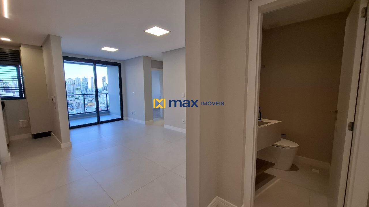 Apartamento para aluguel no Centro: Hall de Entrada