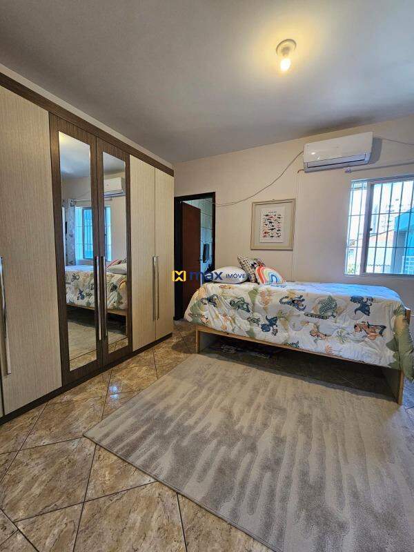 Casa à venda no Centro: Suite 2
