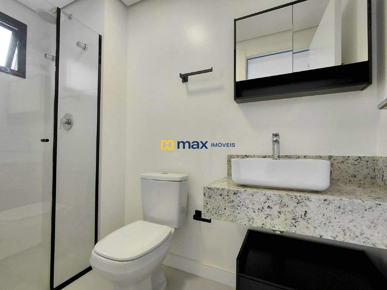 Apartamento para aluguel no Centro: Banheiro
