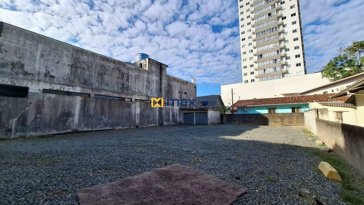Terreno à venda no Centro: Terreno
