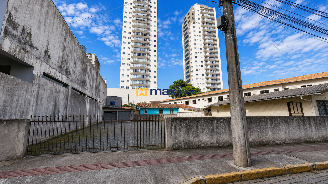Terreno à venda no Centro: Fachada