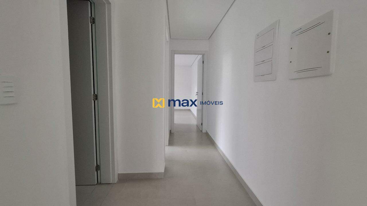 Apartamento à venda no Cordeiros: Corredor