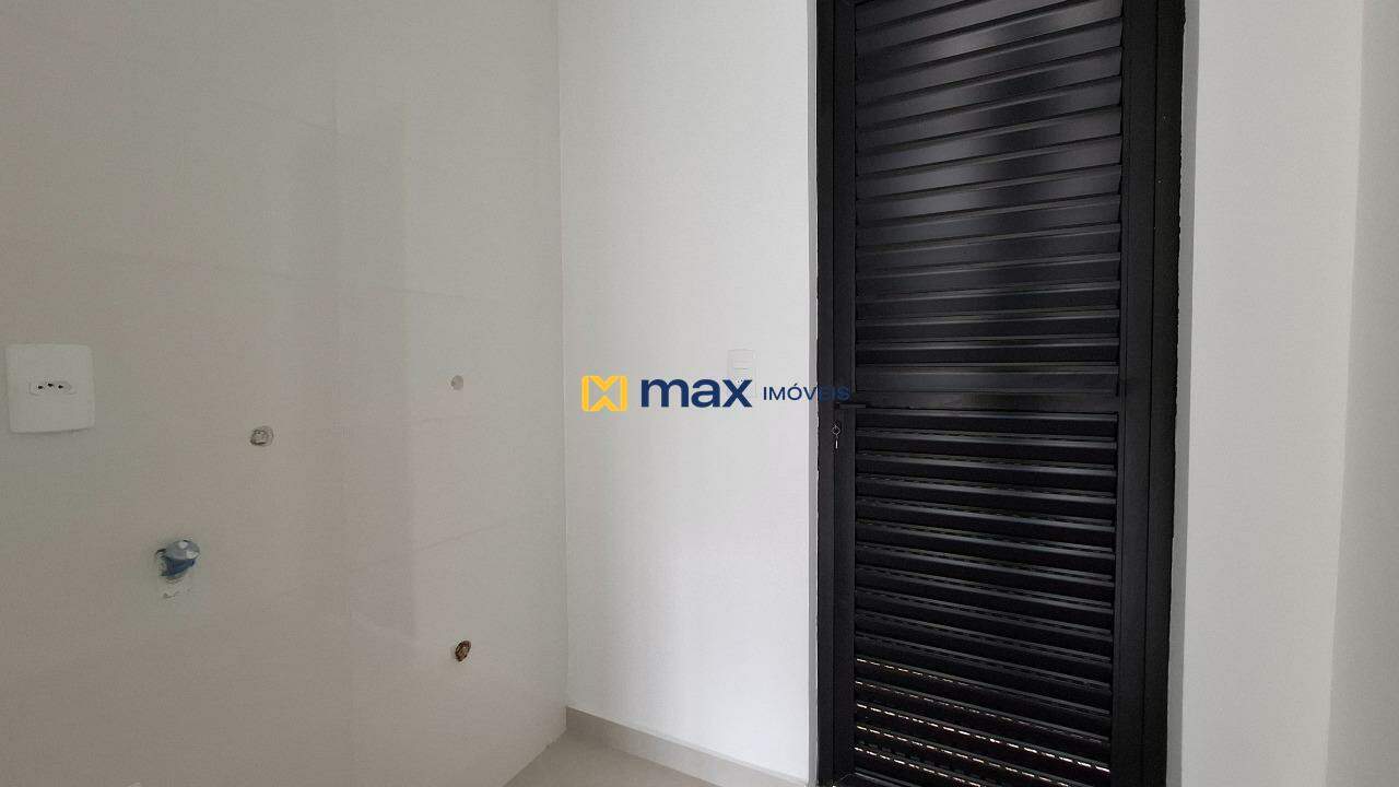 Apartamento à venda no Cordeiros: Lavanderia