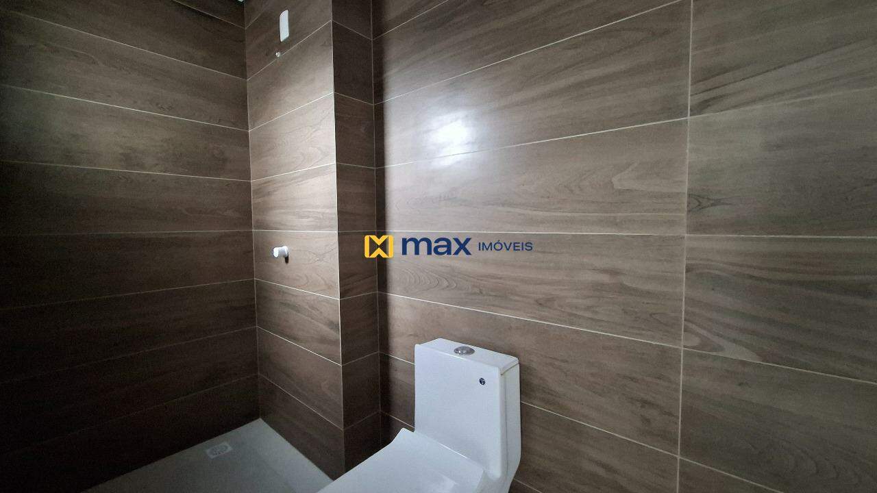 Apartamento à venda no Cordeiros: Banheiro suíte