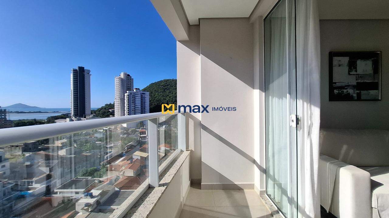Apartamento à venda no Fazenda: Sacada com churrasqueira