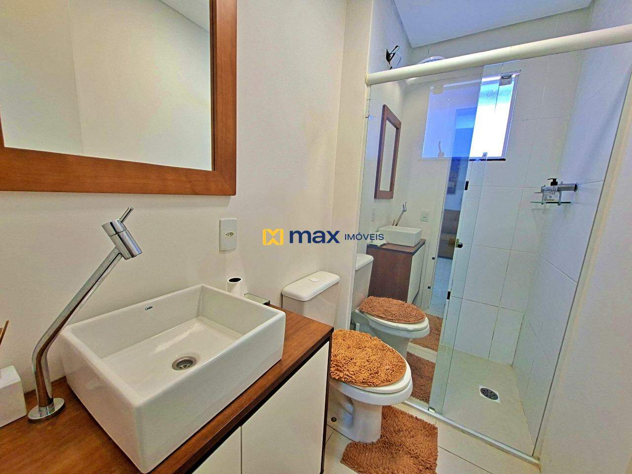Apartamento à venda no Nações: banheiro social