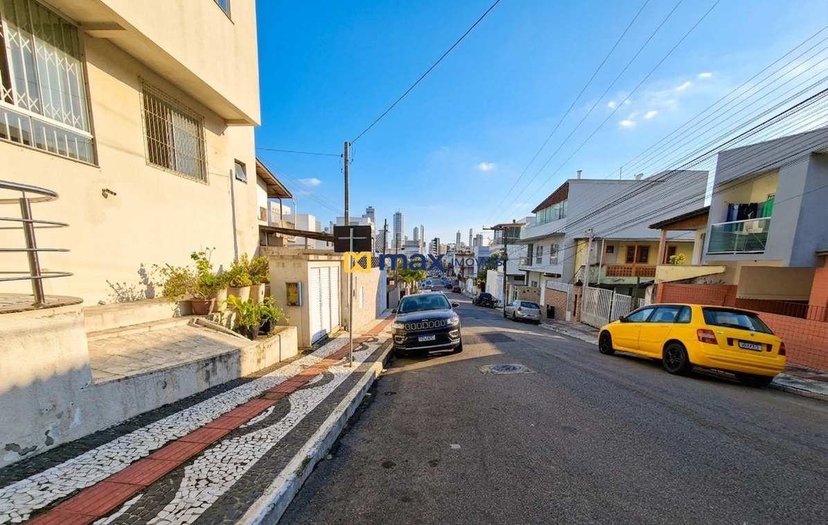 Apartamento à venda no Nações: rua 
