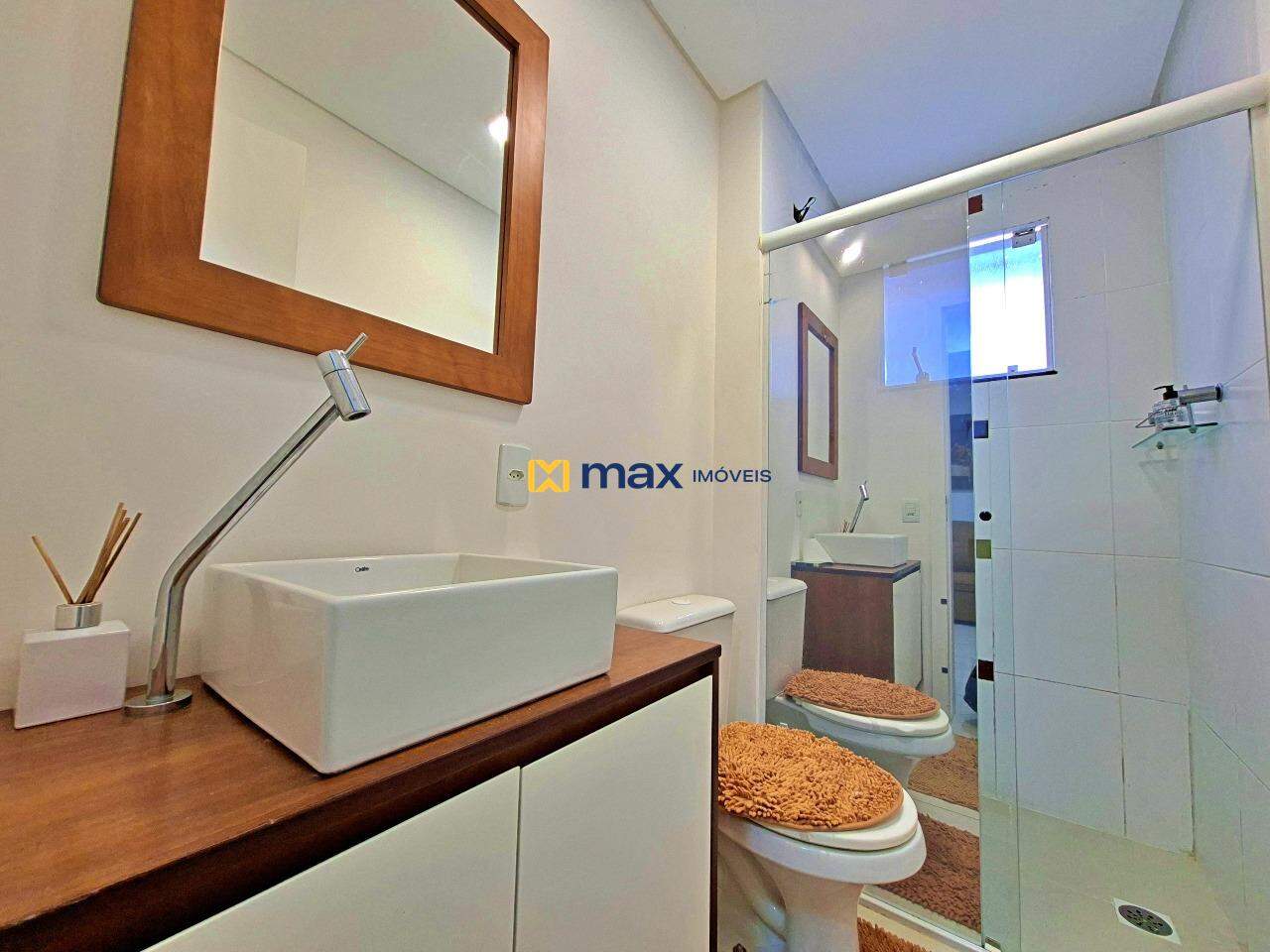 Apartamento à venda no Nações: banheiro social