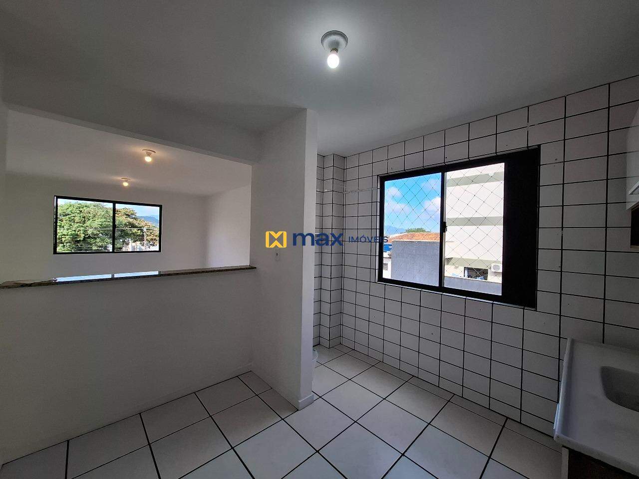 Apartamento à venda no Centro: cozinha e área de serviço