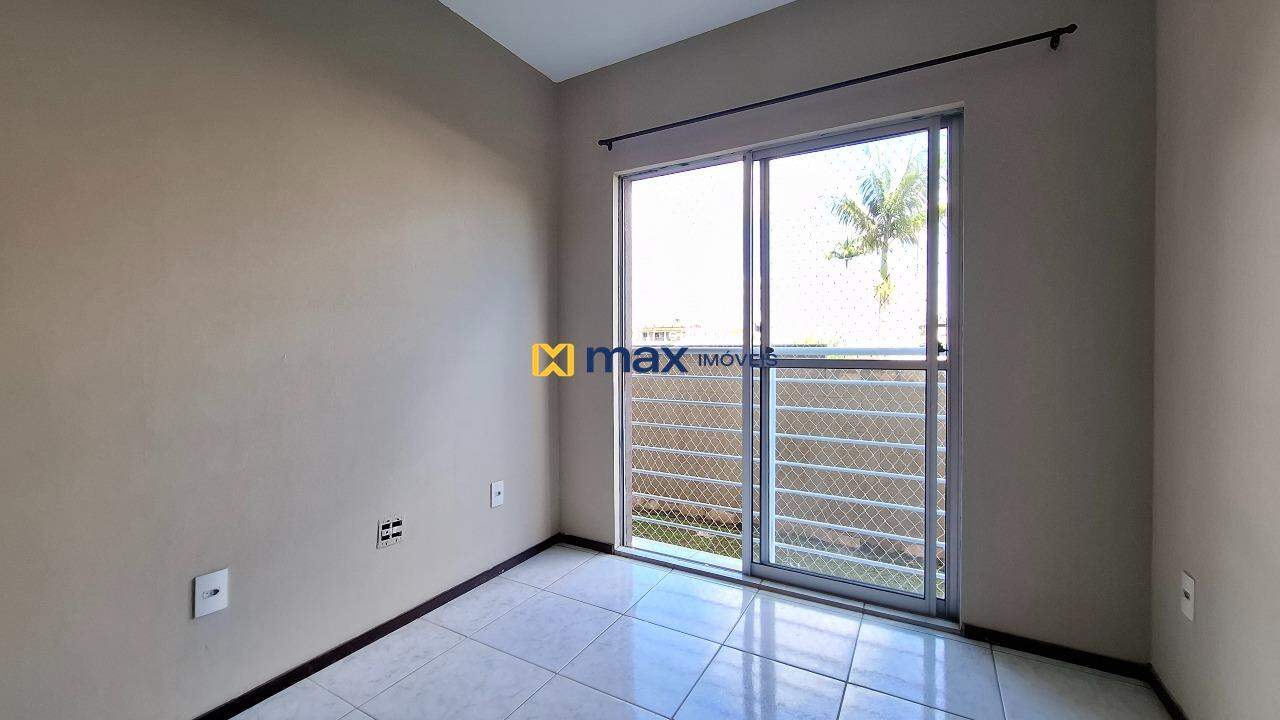 Apartamento para aluguel no Itaipava: Sala de Estar