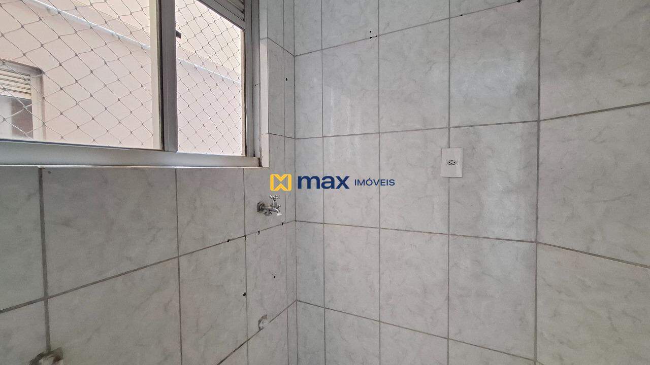 Apartamento para aluguel no Itaipava: Lavanderia
