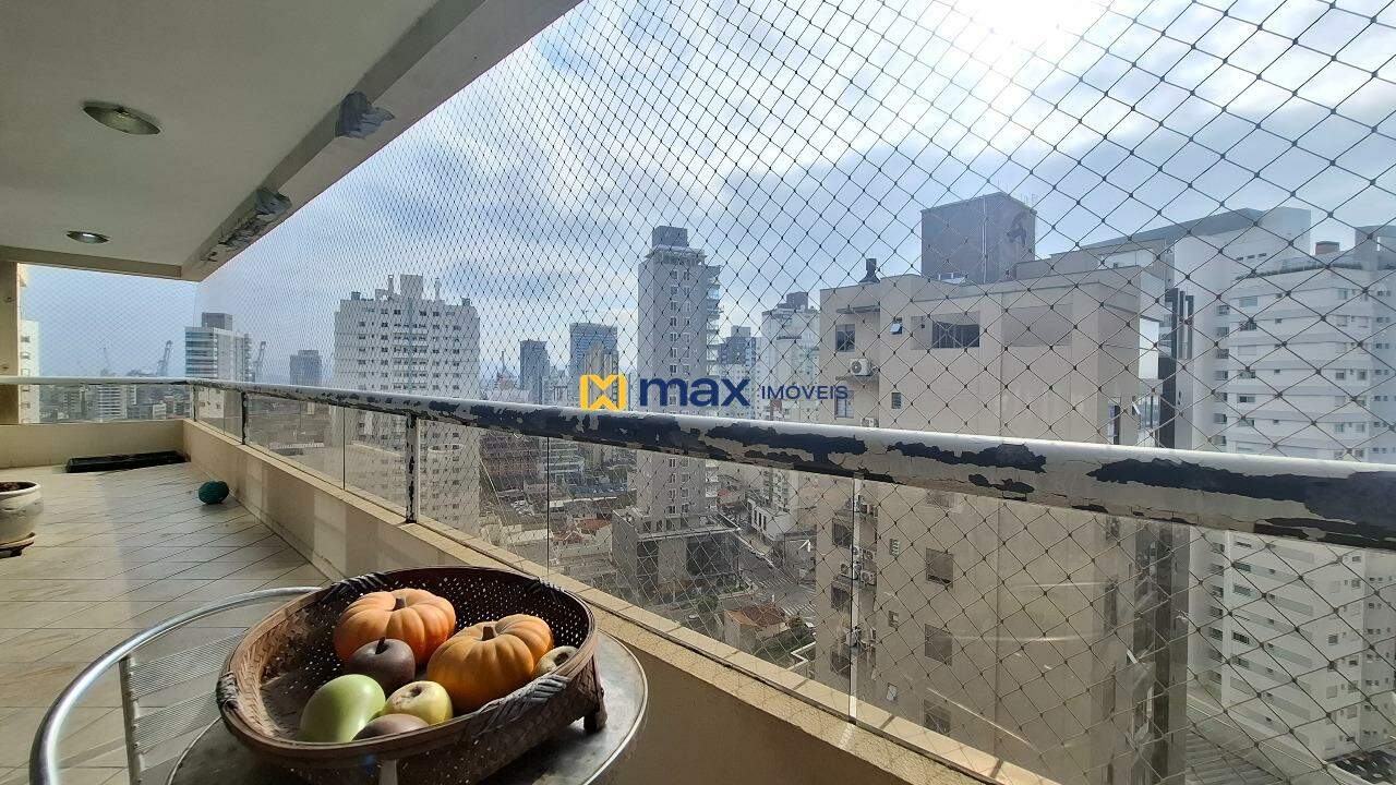 Apartamento à venda no Centro: Sacada com churrasqueira