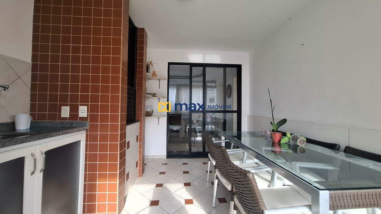 Apartamento à venda no Centro: Sacada com churrasqueira
