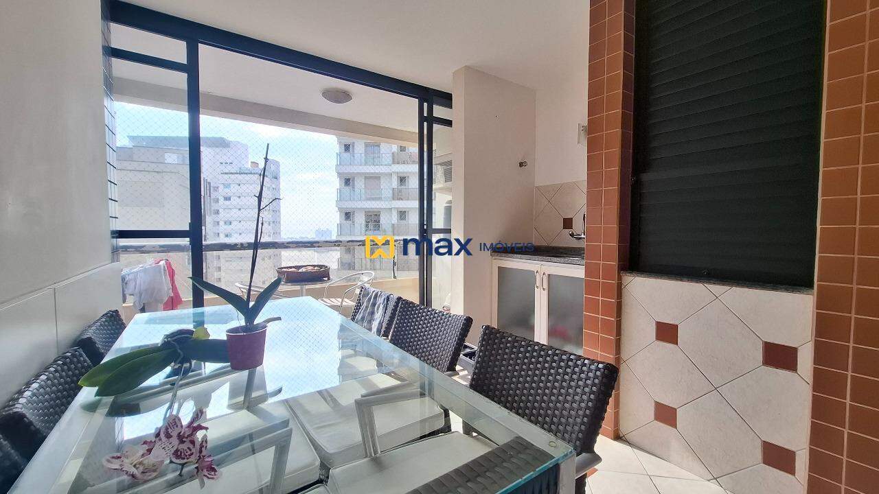 Apartamento à venda no Centro: Sacada com churrasqueira