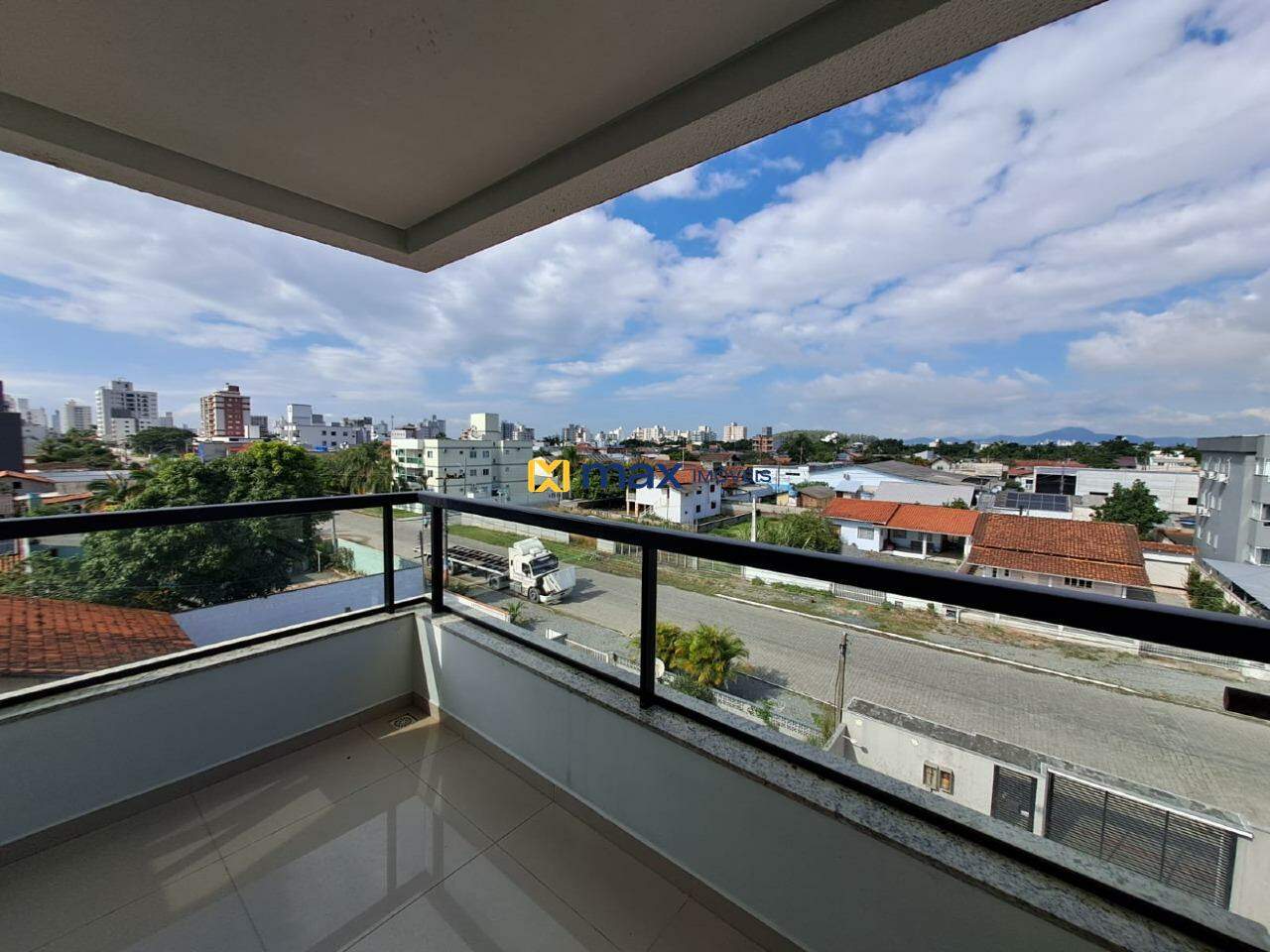 Apartamento para aluguel no Gravatá: Sacada