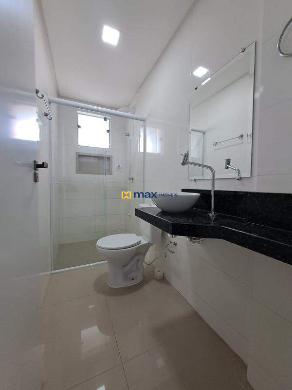 Apartamento para aluguel no Gravatá: Banheiro social