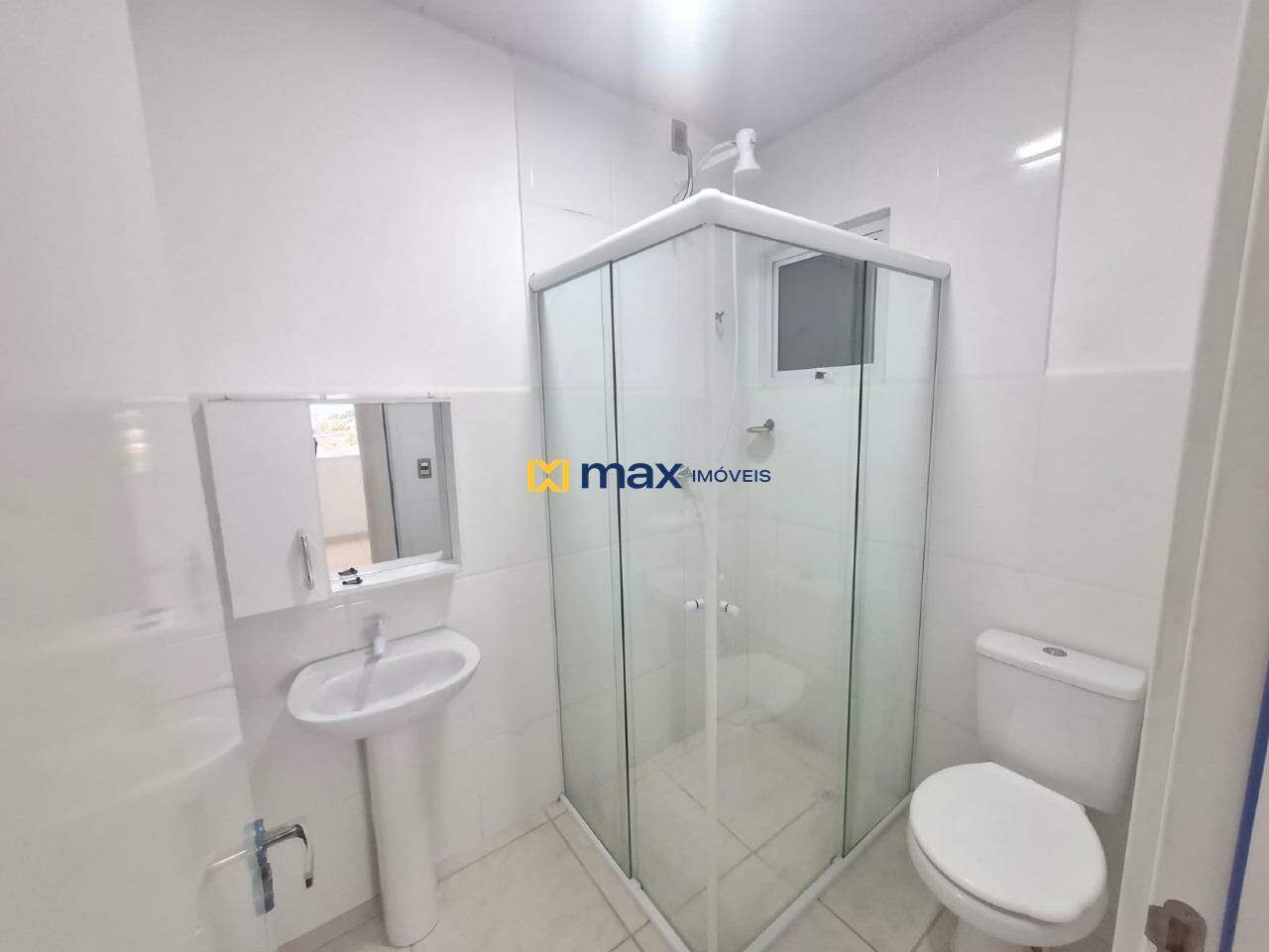 Apartamento para aluguel no Itaipava: Banheiro