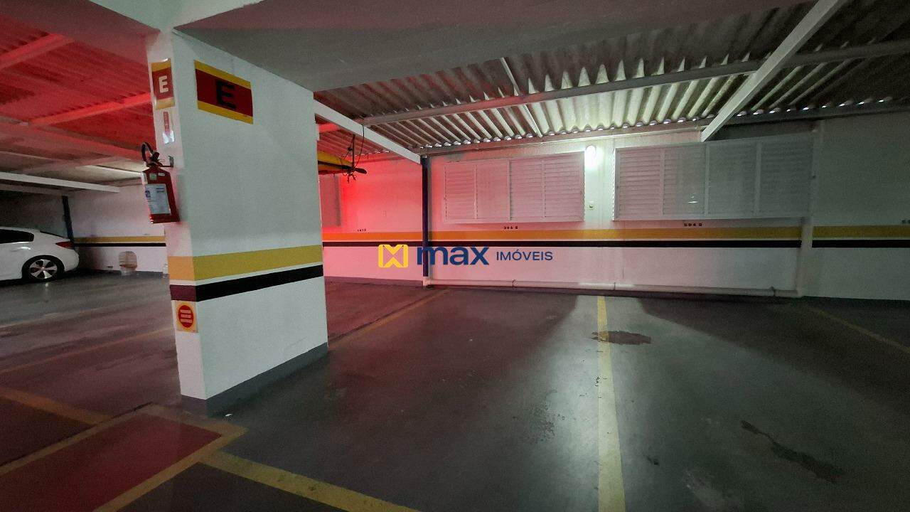 Apartamento para aluguel no São João: Garagem