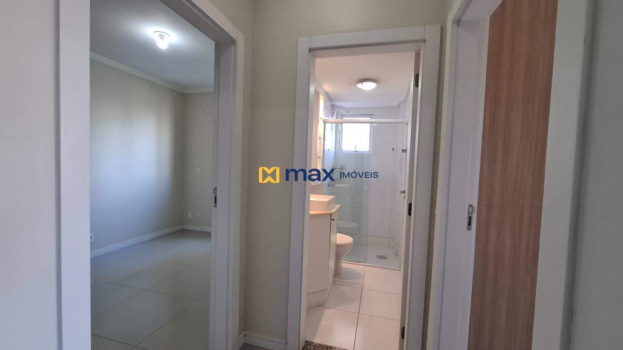 Apartamento para aluguel no São João: Hall dos Quartos