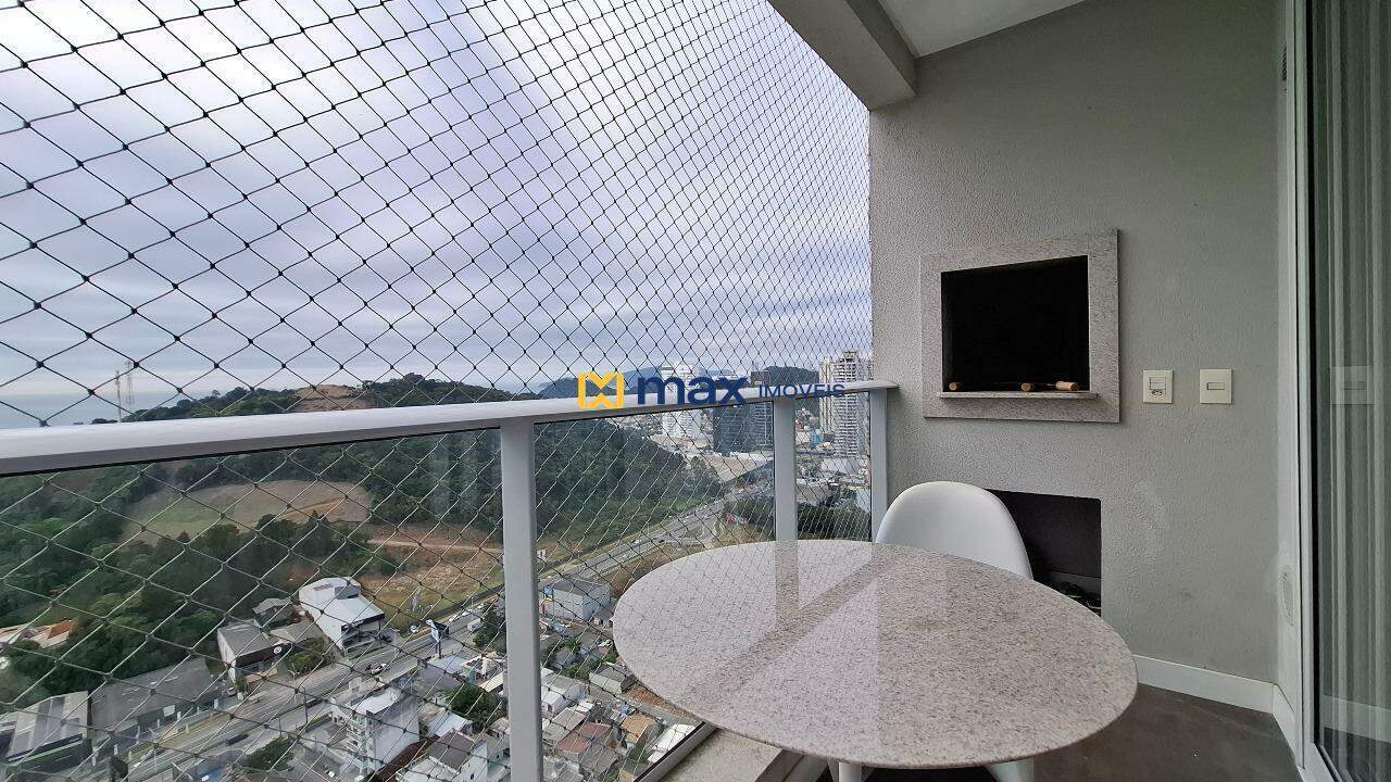 Apartamento à venda no Praia Brava: Sacada com churrasqueira