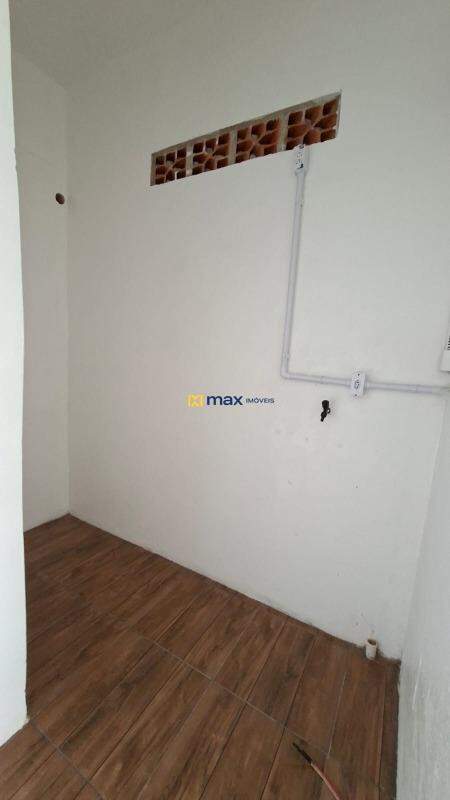 Sala para aluguel no Vila Operária: Espaço para instalação de uma copinha/cozinha