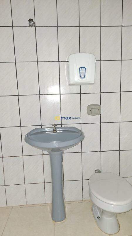 Sala para aluguel no Vila Operária: Banheiro social