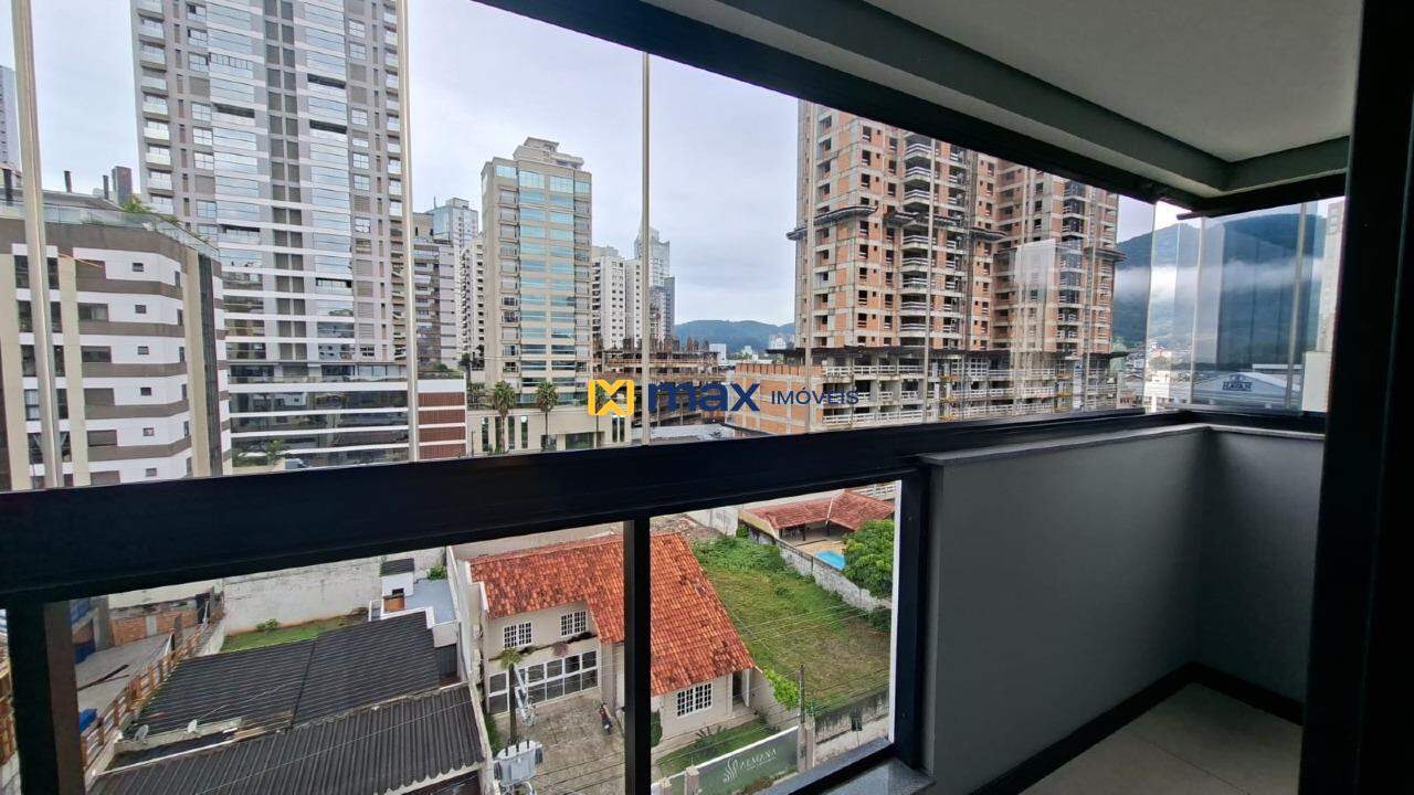 Apartamento para aluguel no Fazenda: Sacada da Suíte 1