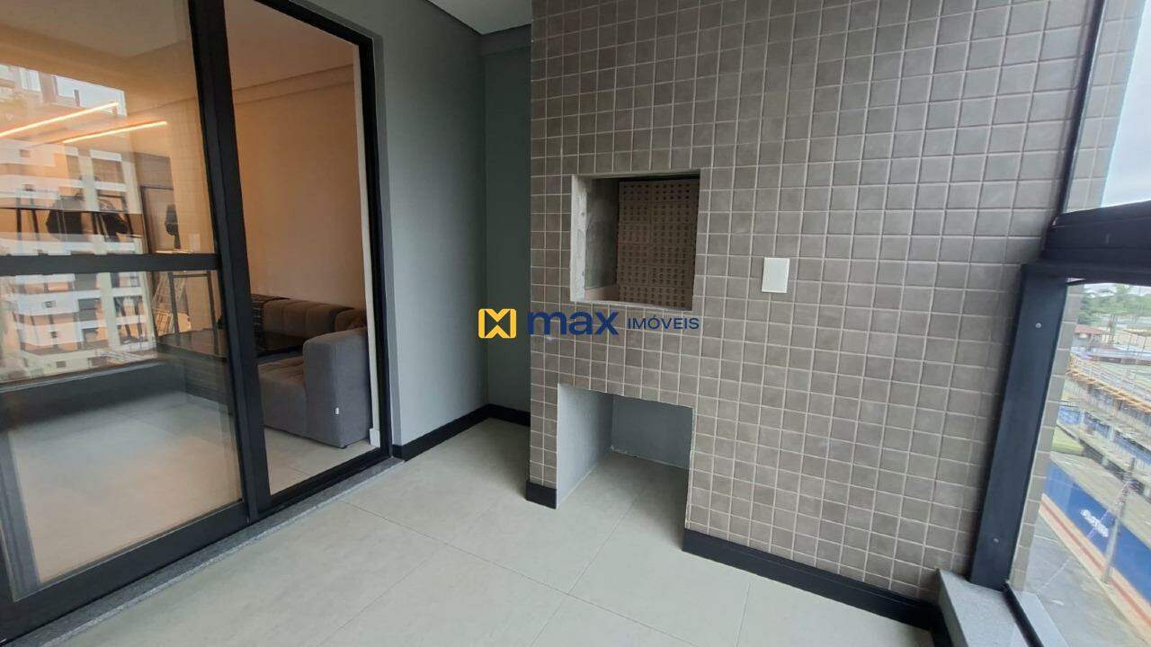 Apartamento para aluguel no Fazenda: Sacada com churrasqueira