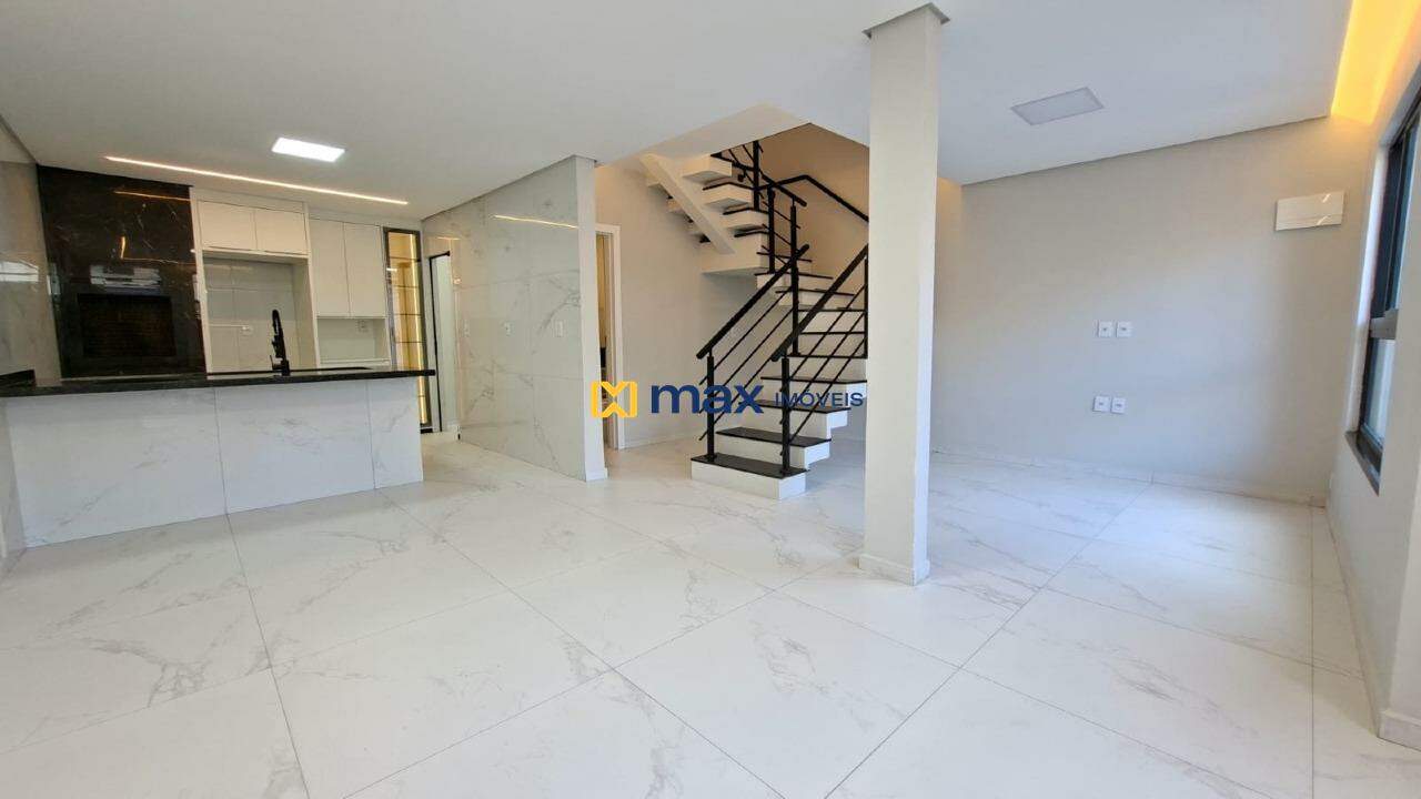 Casa para aluguel no São João: Sala de estar/jantar e cozinha