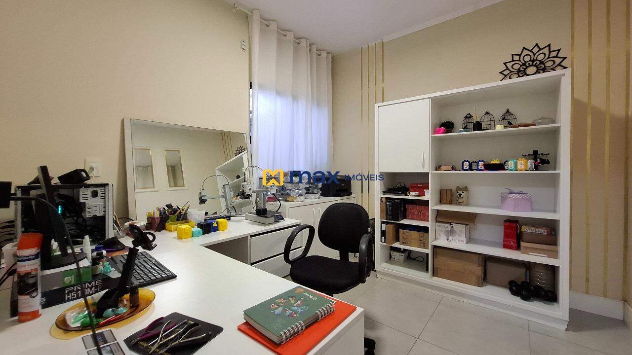 Casa à venda no Santa Regina: Escritório