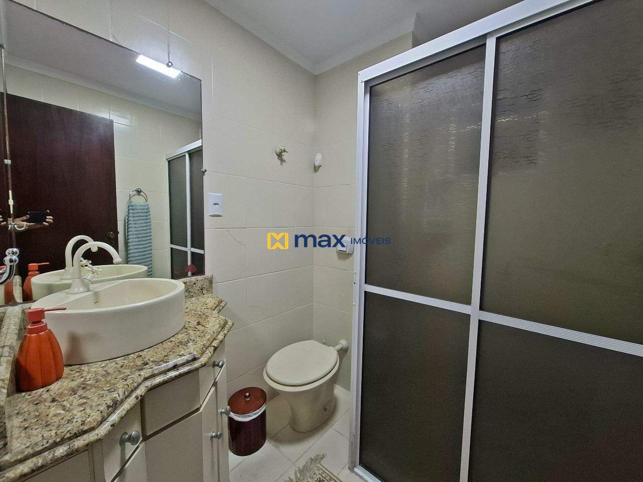 Apartamento à venda no Centro: banheiro suíte