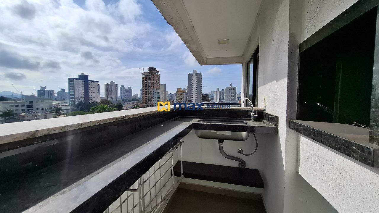 Apartamento para aluguel no Vila Operária: Sacada com churrasqueira