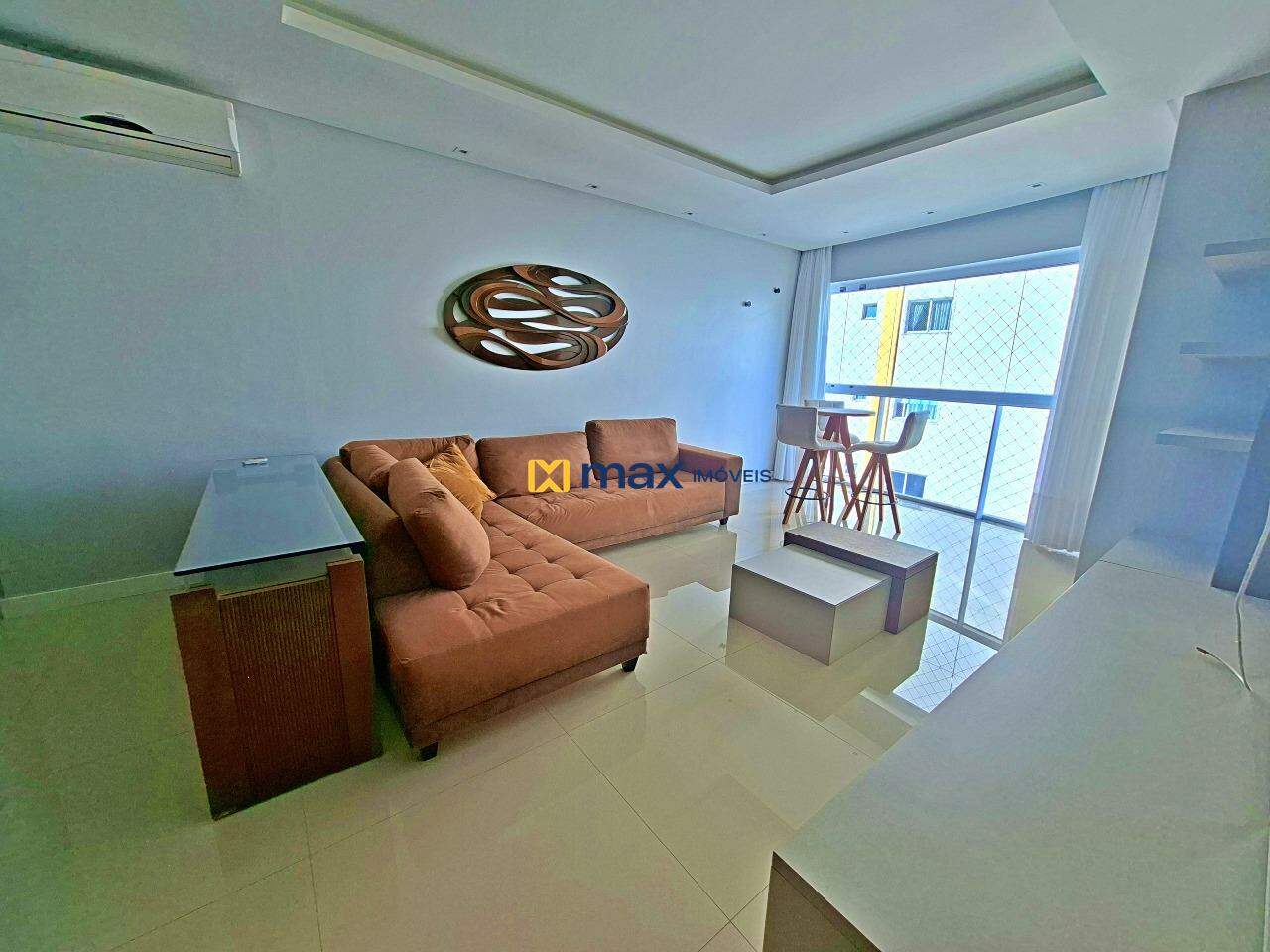 Apartamento à venda no Pioneiros: living