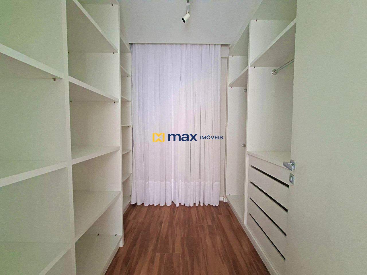 Apartamento à venda no Pioneiros: closet suite 1
