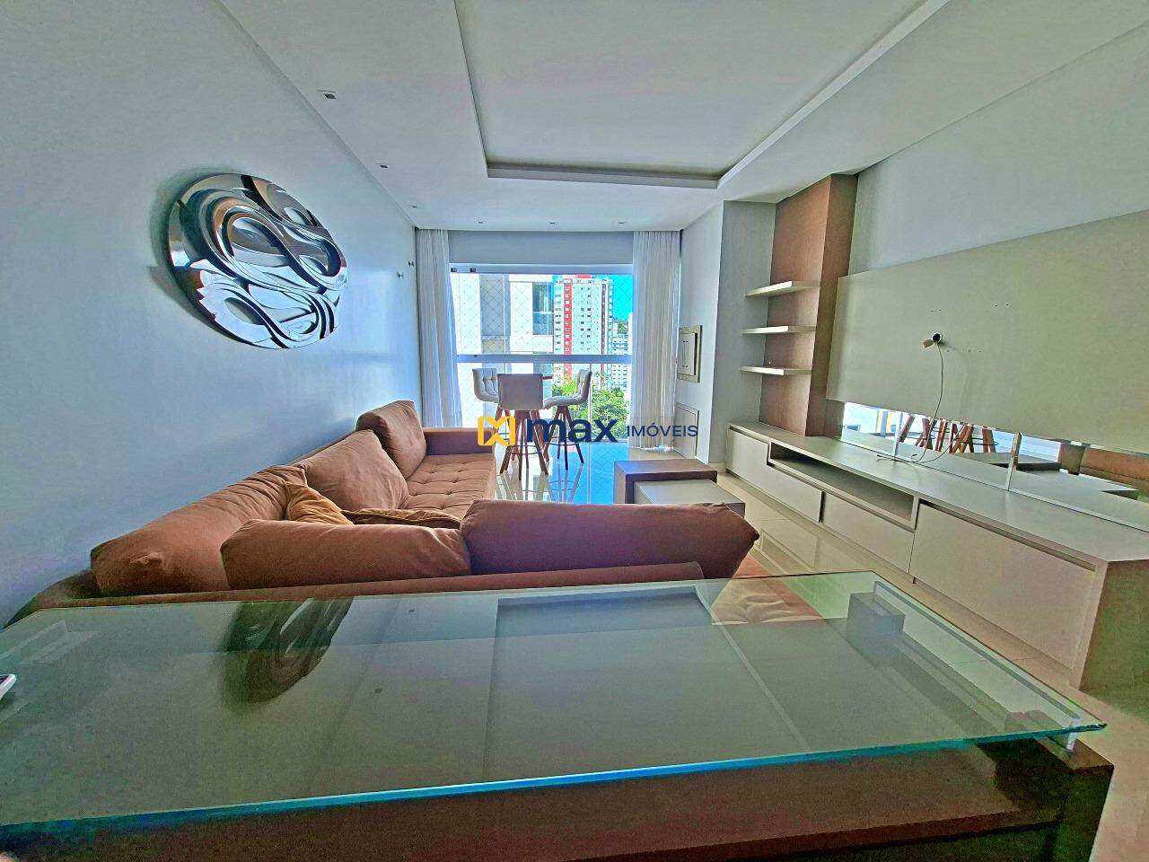 Apartamento à venda no Pioneiros: living