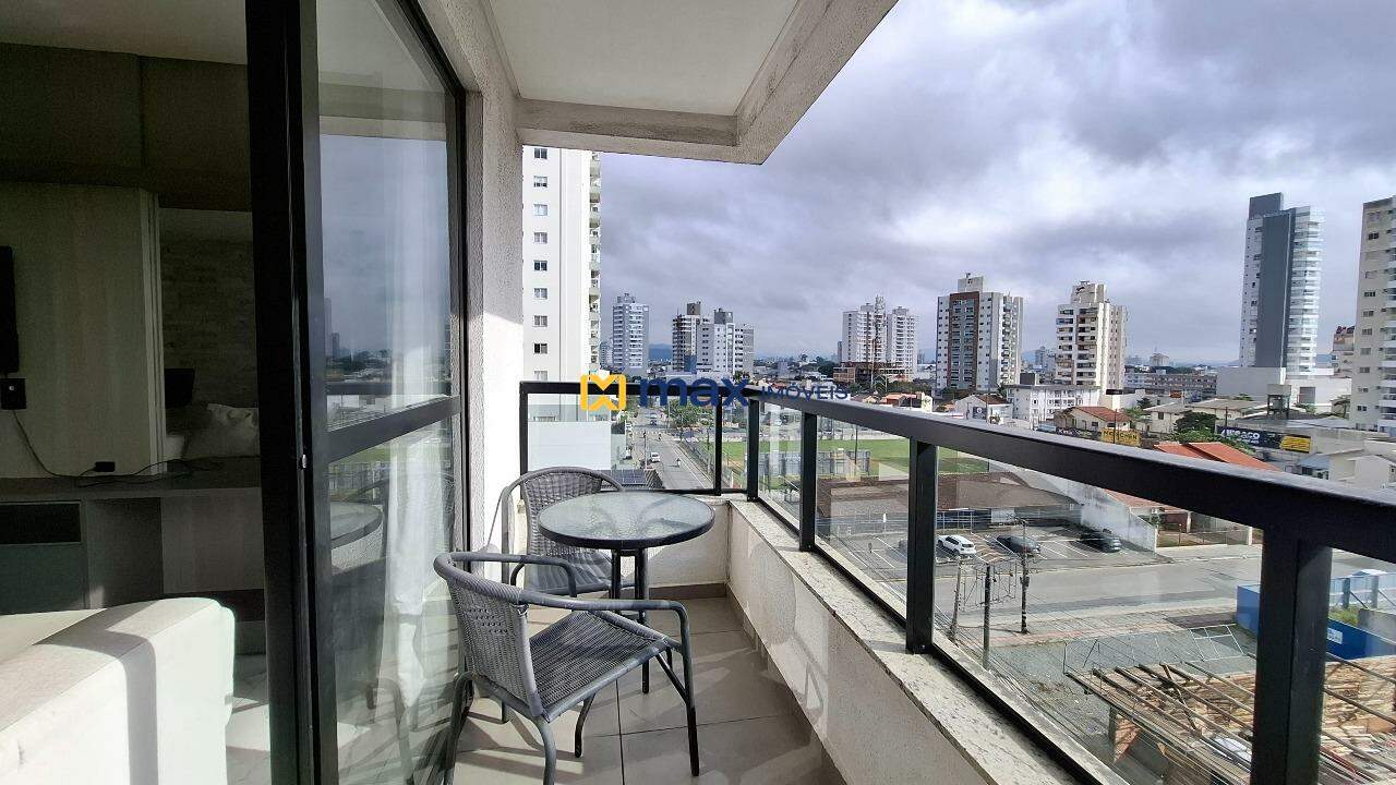 Apartamento à venda no Vila Operária: Sacada com churrasqueira