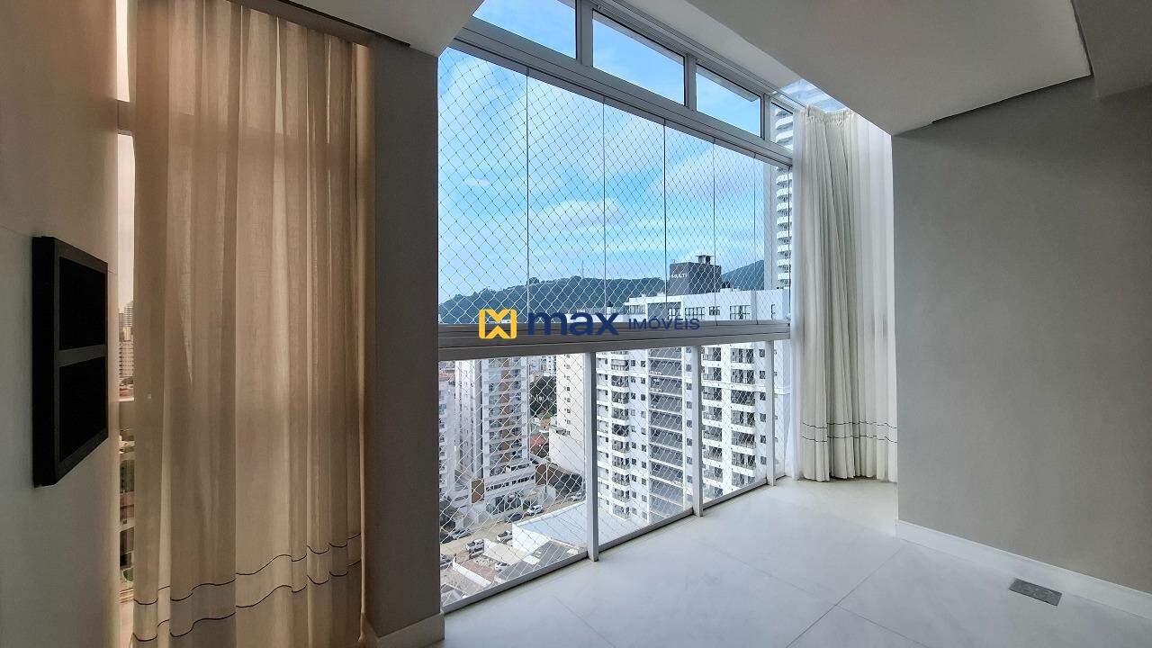 Apartamento à venda no Vila Operária: Sacada com churrasqueira