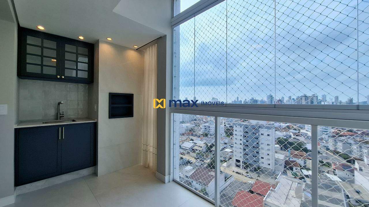 Apartamento à venda no Vila Operária: Sacada com churrasqueira
