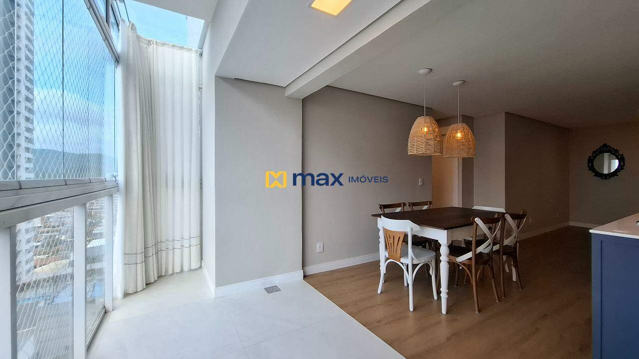 Apartamento à venda no Vila Operária: Sacada com churrasqueira