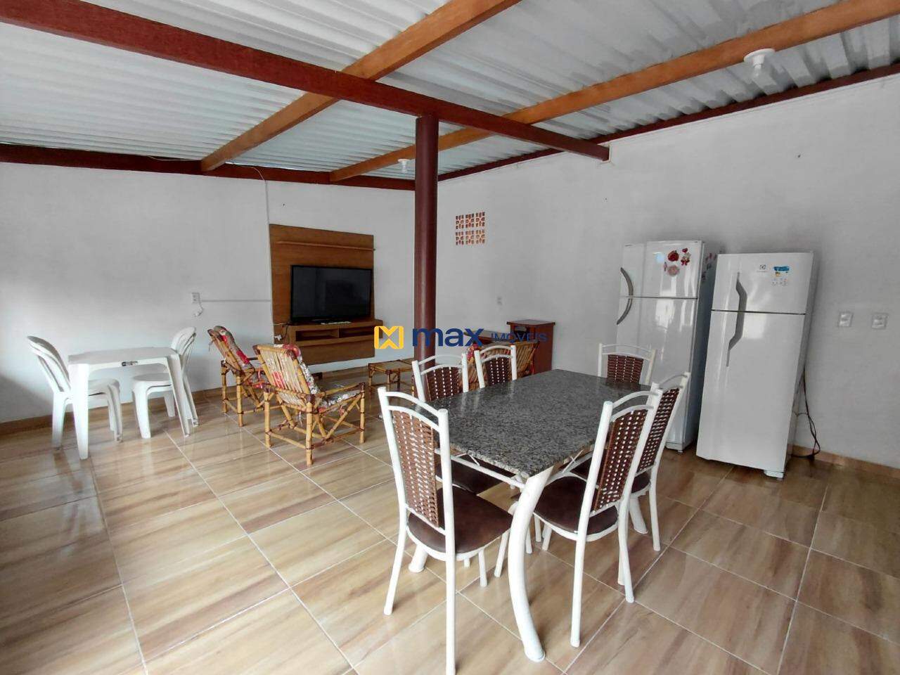 Casa para aluguel no Meia Praia: 