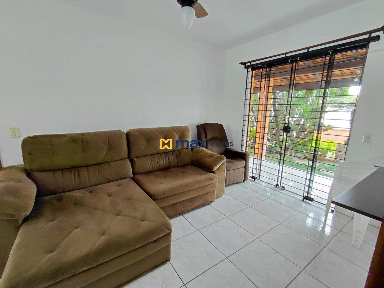 Casa para aluguel no Meia Praia: 