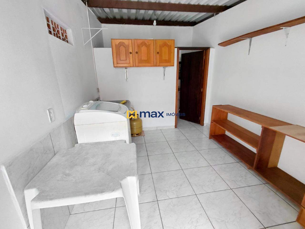 Casa para aluguel no Meia Praia: 