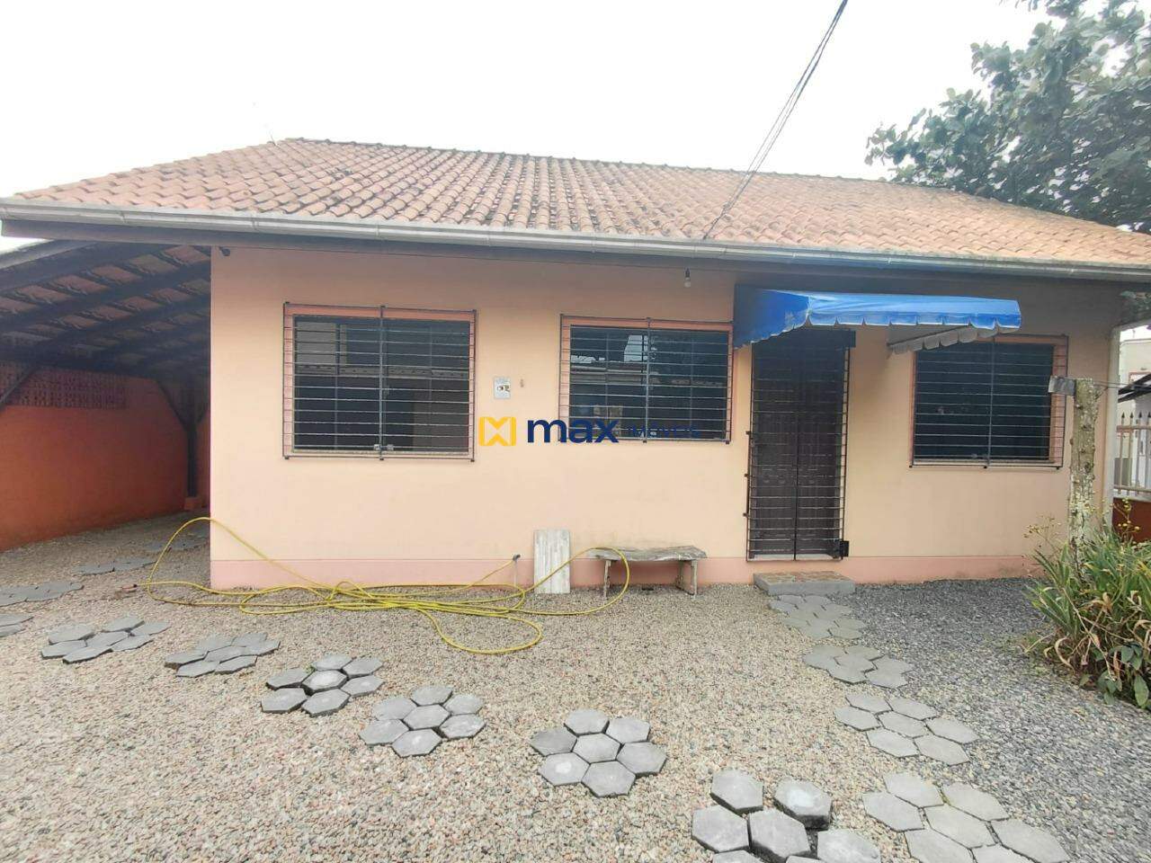 Casa para aluguel no Meia Praia: 