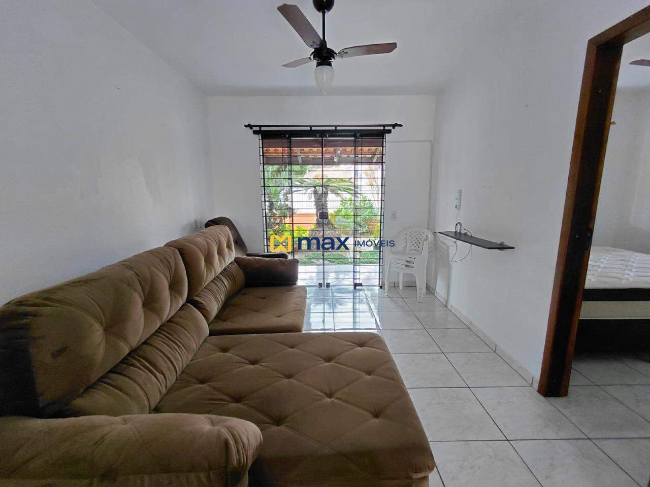 Casa para aluguel no Meia Praia: 