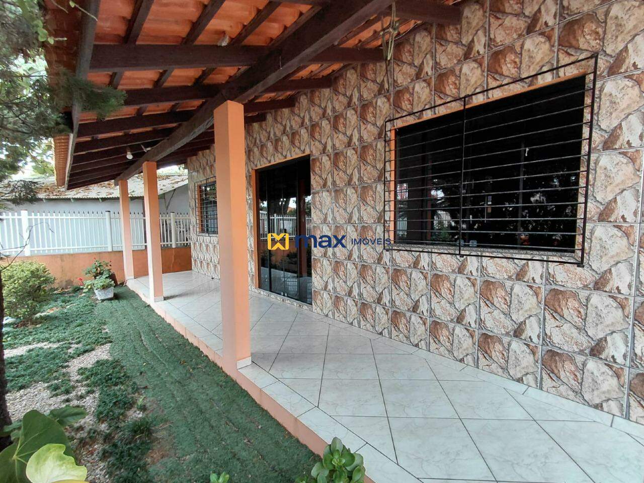 Casa para aluguel no Meia Praia: 
