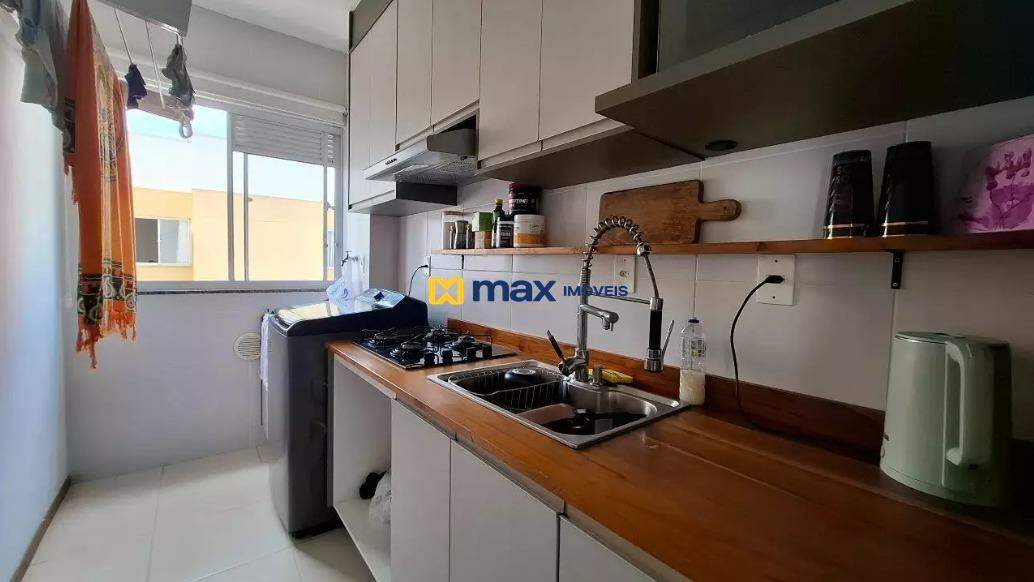 Apartamento para aluguel no Itaipava: Cozinha e área de serviço