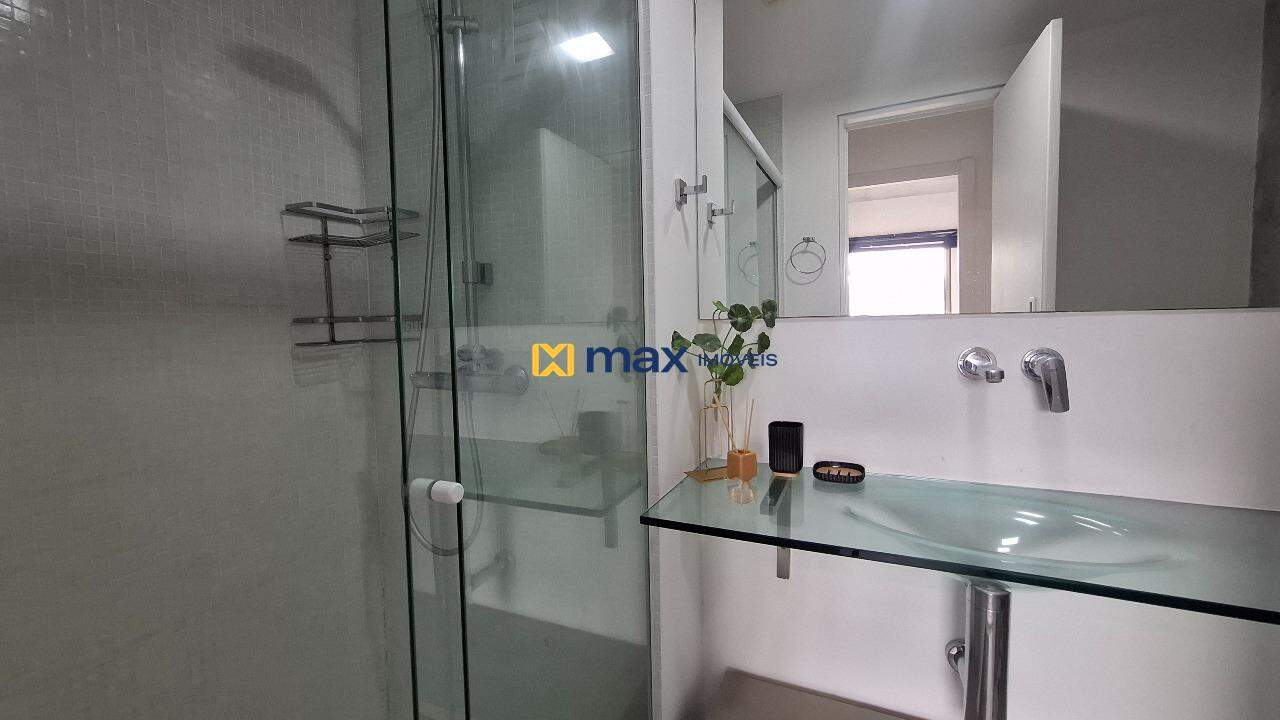 Apartamento à venda no Praia Brava: Banheiro social