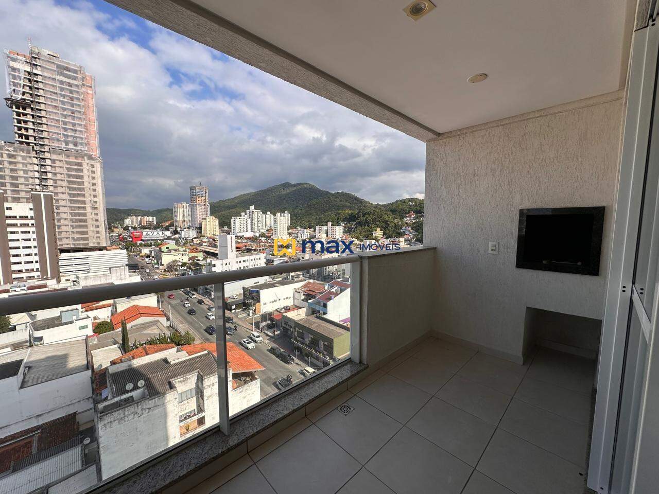 Apartamento à venda no Fazenda: Sacada com churrasqueira