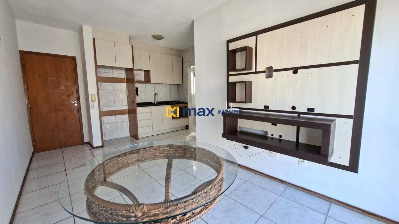 Apartamento para aluguel no Itaipava: Sala de estar/jantar